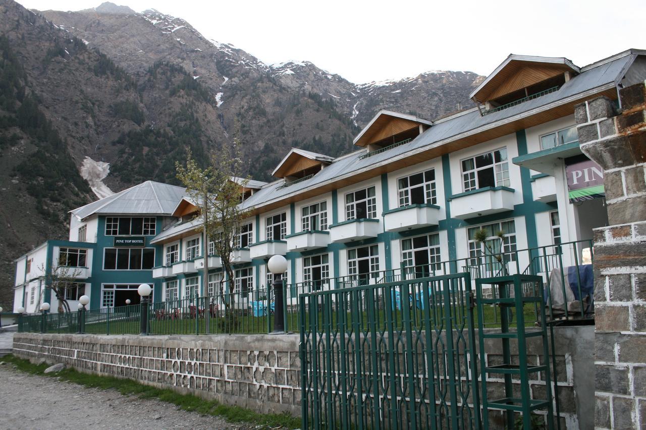 Pine Top Hotels Naran Esterno foto