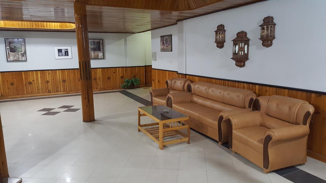Pine Top Hotels Naran Esterno foto