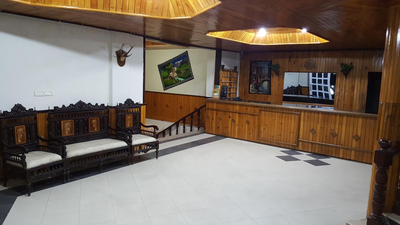 Pine Top Hotels Naran Esterno foto