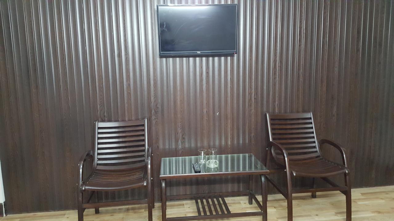Pine Top Hotels Naran Esterno foto