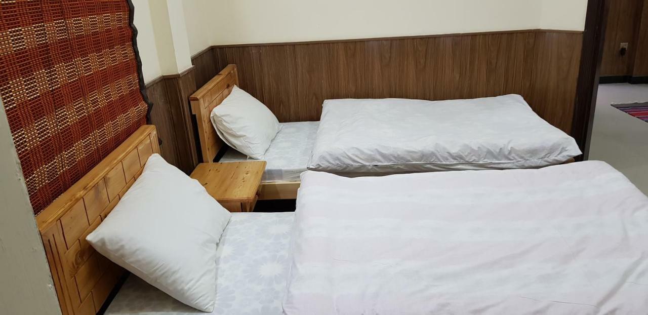 Pine Top Hotels Naran Esterno foto